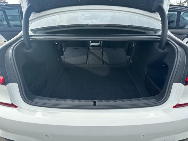 Bmw 3 SERIES 2019-07 15390-14