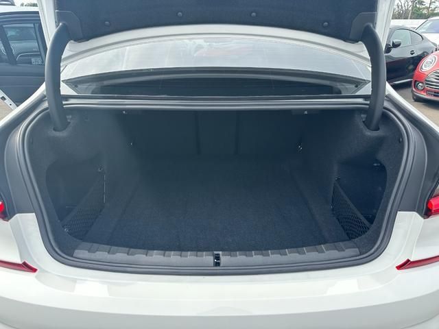 Bmw 3 SERIES 2019-07 15390-13