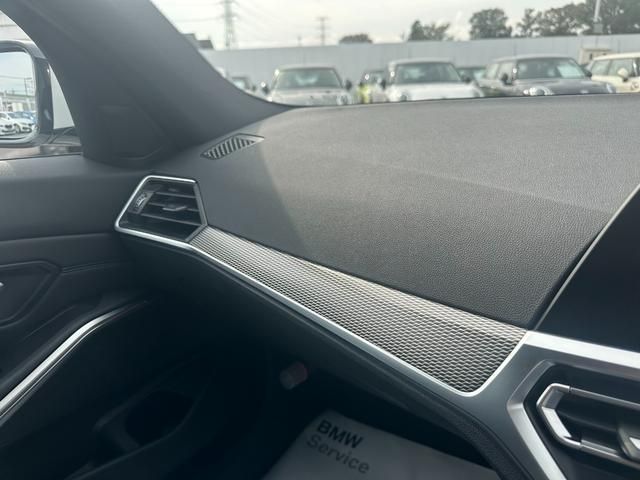 Bmw 3 SERIES 2019-07 15390-22