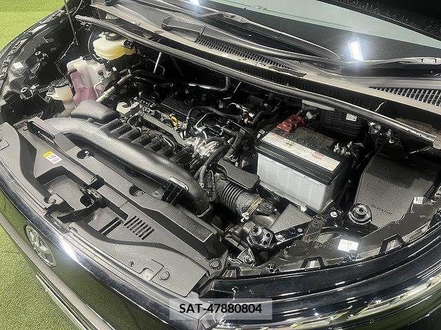 Toyota VOXY 2022-03 370396-19