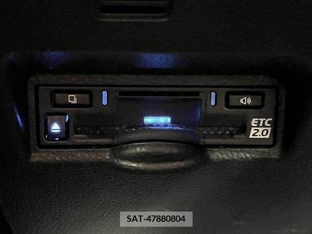 Toyota VOXY 2022-03 370396-7