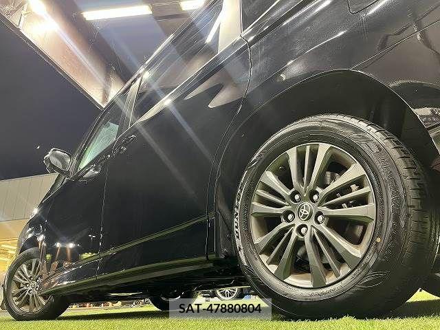 Toyota VOXY 2022-03 370396-17