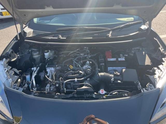 Toyota YARIS CROSS 2023-03 195467-18