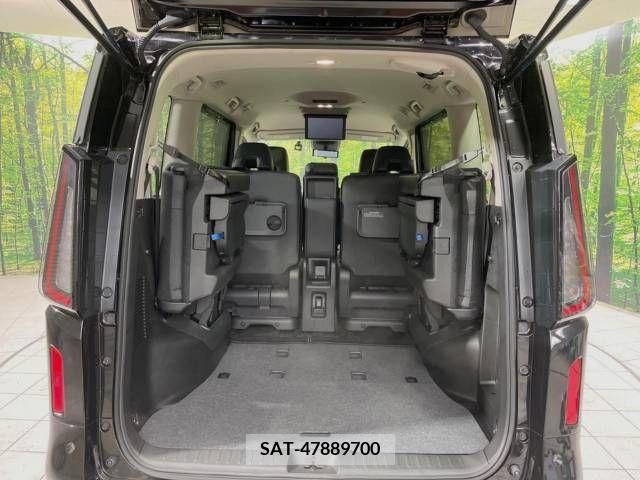 Nissan SERENA 2023-05 218332-11