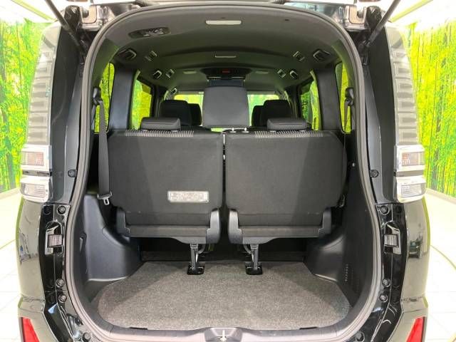 Toyota VOXY 2018-05 13325-11