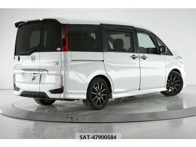 Honda STEP WGN 2019-03 332109-1