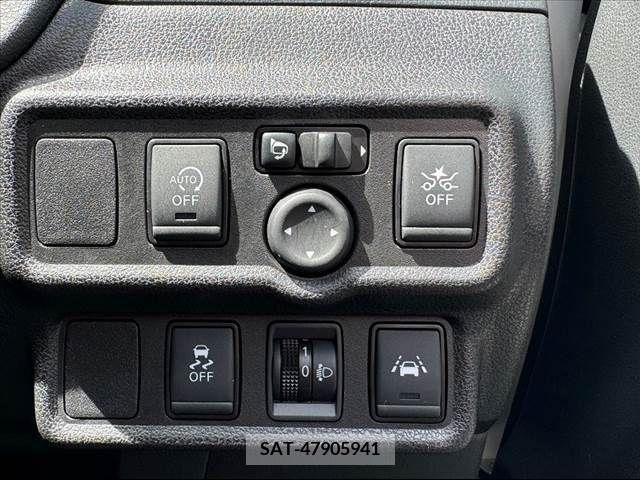 Nissan NOTE 2019-06 302450-6