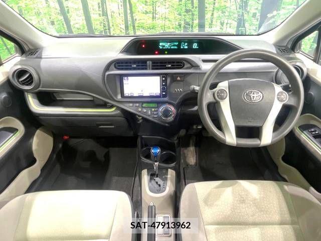 Toyota AQUA 2012-05 386418-1