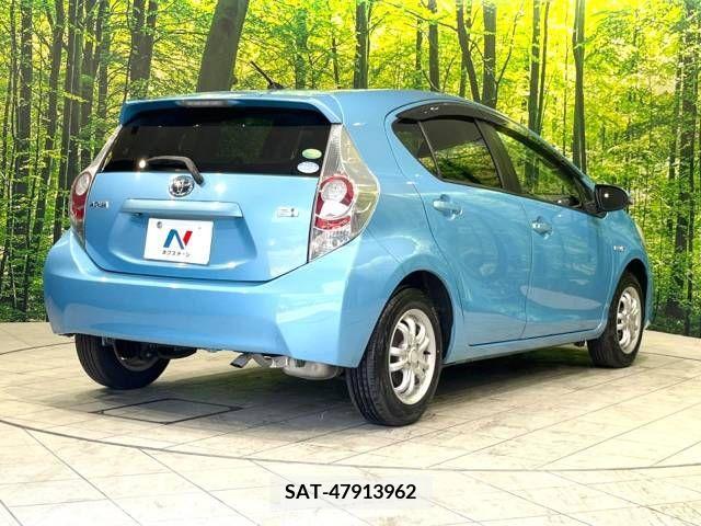 Toyota AQUA 2012-05 386418-5