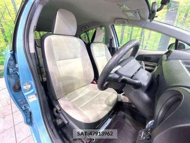 Toyota AQUA 2012-05 386418-3