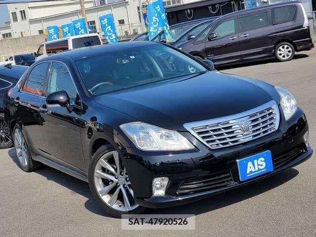Toyota CROWN SEDAN 2010-12 238387-1