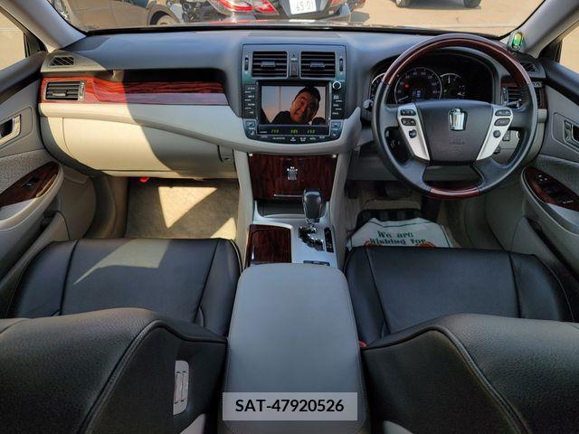 Toyota CROWN SEDAN 2010-12 238387-15