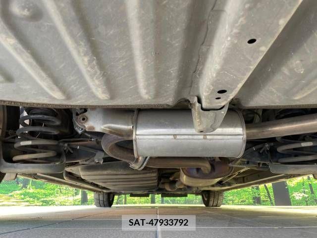Toyota VOXY 2017-02 370432-19