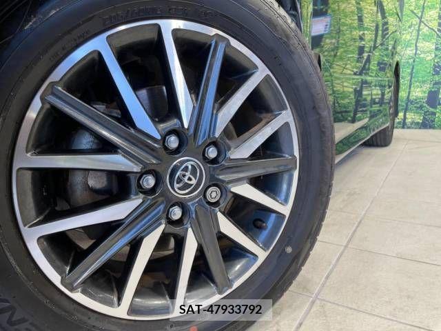 Toyota VOXY 2017-02 370432-13