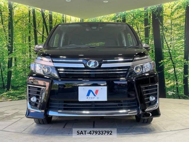 Toyota VOXY 2017-02 370432-14