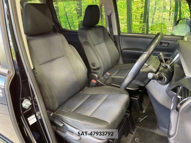 Toyota VOXY 2017-02 370432-7