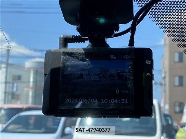 Toyota PRIUS 2021-01 322506-5