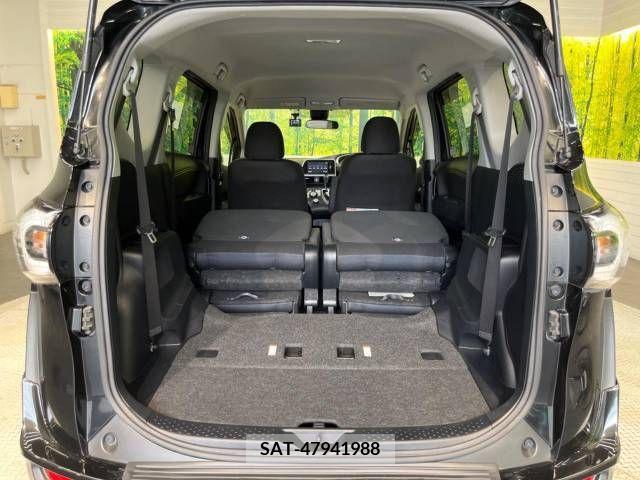 Toyota SIENTA 2017-01 368212-11