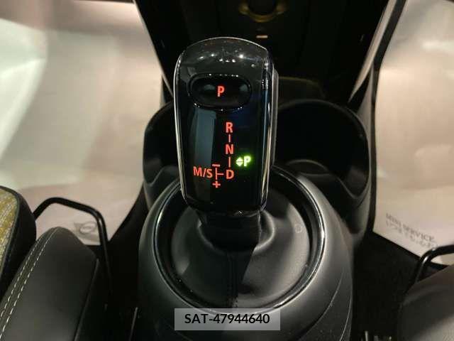 Bmw MINI 2023-01 214326-17