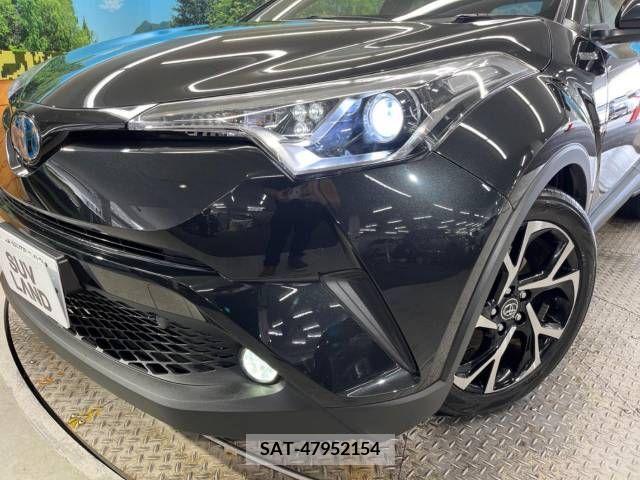 Toyota C-HR 2017-12 265328-12