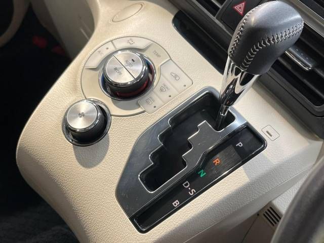 Toyota SIENTA 2017-12 196188-16