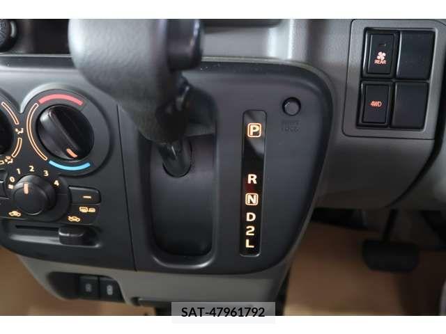 Suzuki EVERY 2023-11 329798-3