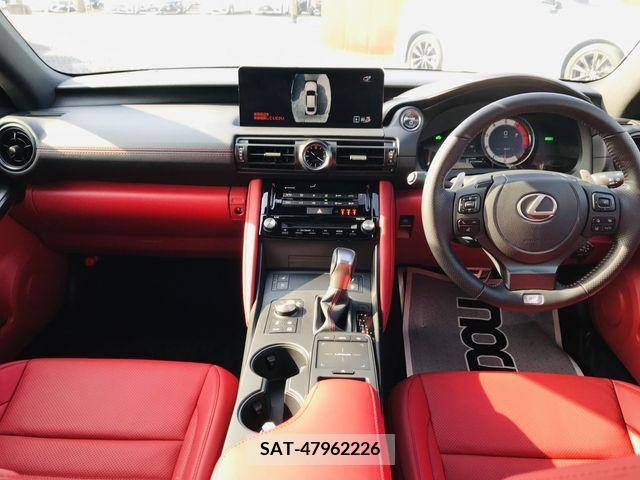 Lexus IS 2022-09 211651-6