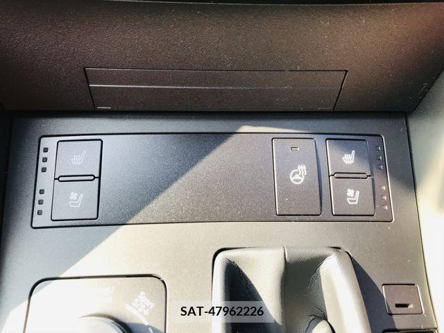 Lexus IS 2022-09 211651-18