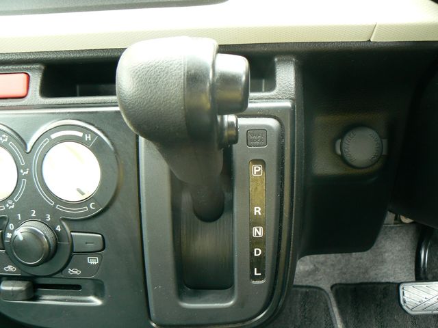 Mazda CAROL 2015-01 7977-9