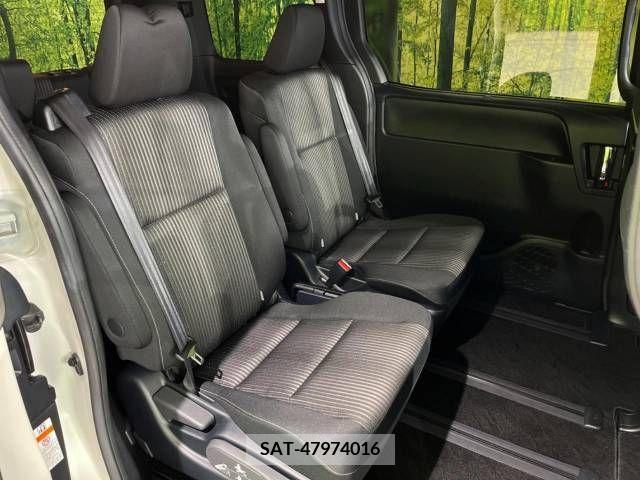 Toyota VOXY 2020-01 370372-9