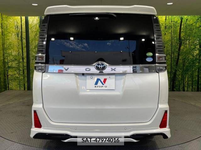 Toyota VOXY 2020-01 370372-16