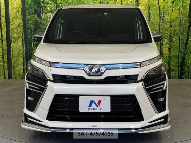Toyota VOXY 2020-01 370372-15