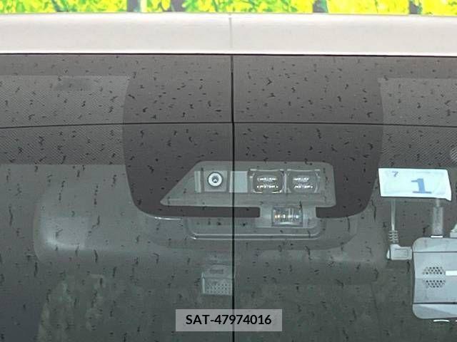 Toyota VOXY 2020-01 370372-5