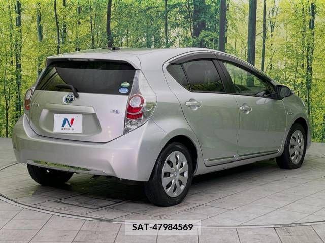 Toyota AQUA 2013-07 256852-16