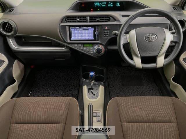 Toyota AQUA 2013-07 256852-1
