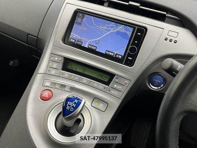 Toyota PRIUS 2013-09 216317-8