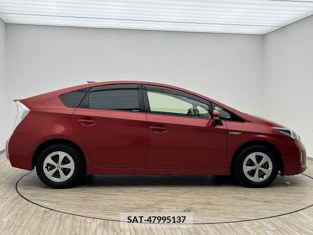 Toyota PRIUS 2013-09 216317-18