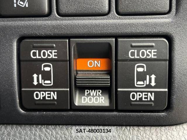 Toyota ESQUIRE 2018-12 247621-6