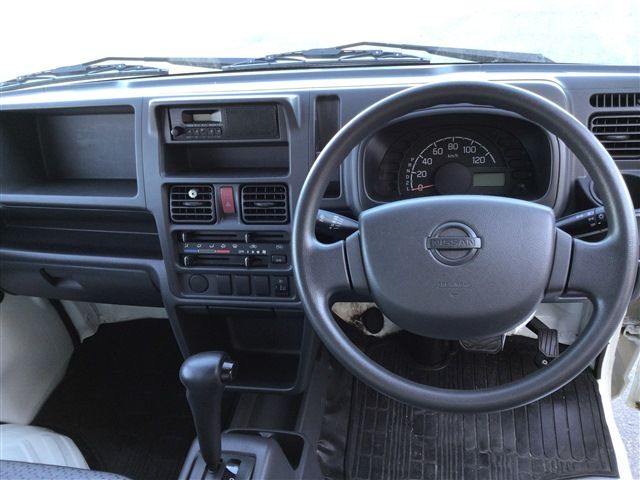 Nissan CLIPPER 2015-05 16074-9