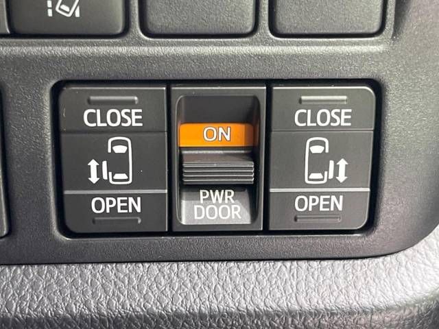 Toyota VOXY 2019-01 29299-2