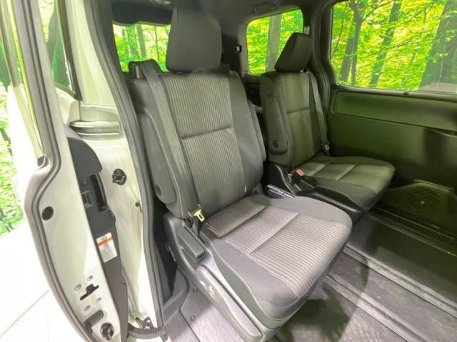 Toyota VOXY 2019-01 29299-8