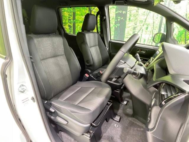 Toyota VOXY 2019-01 29299-7