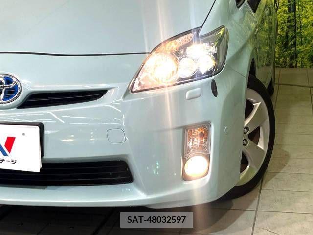 Toyota PRIUS 2010-01 393357-12