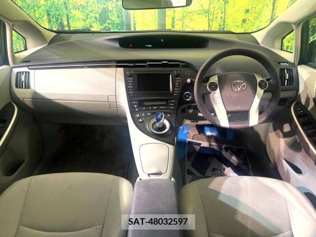 Toyota PRIUS 2010-01 393357-1