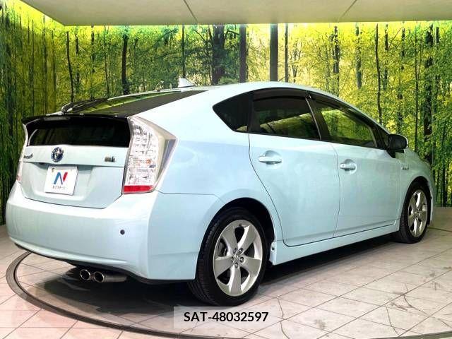 Toyota PRIUS 2010-01 393357-17