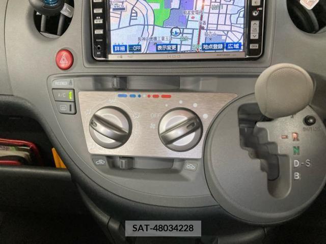 Toyota SIENTA 2007-12 394073-15