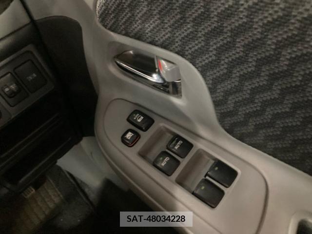 Toyota SIENTA 2007-12 394073-14