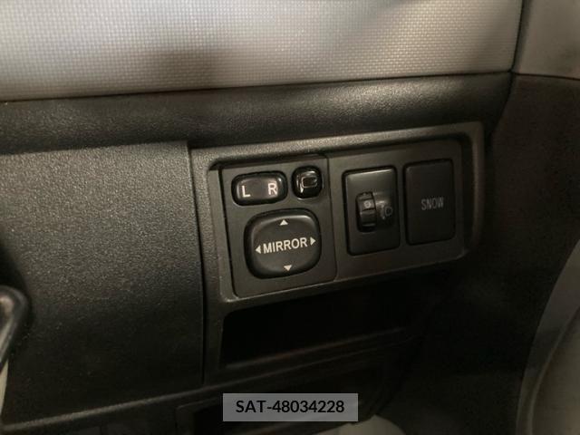 Toyota SIENTA 2007-12 394073-13