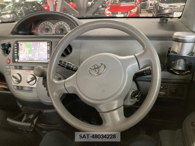 Toyota SIENTA 2007-12 394073-12