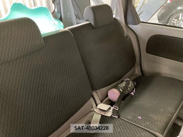Toyota SIENTA 2007-12 394073-11